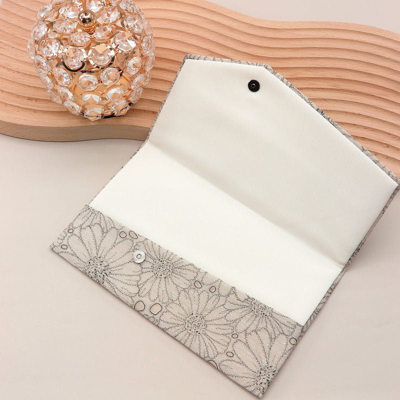 3nd image: Japanese Magnetic Pouch - Marguerite , Beige tones | 10006-013