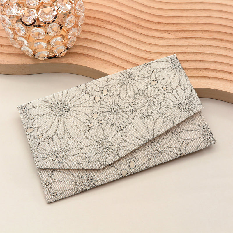 Main image: Japanese Magnetic Pouch - Marguerite , Beige tones | 10006-013