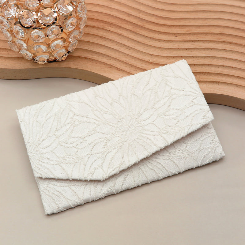 Main image: Japanese Magnetic Pouch - Chrysanthemum , White tones | 10006-034